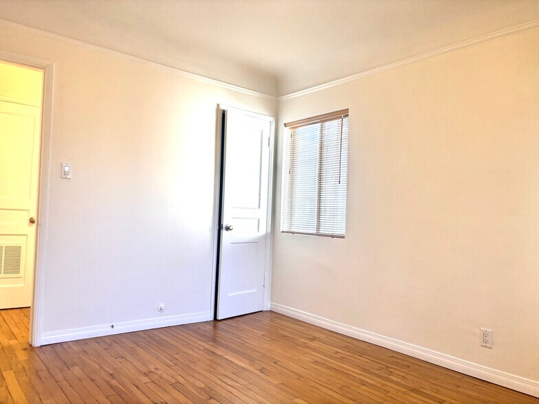 Building Photo - 8523 Pickford St