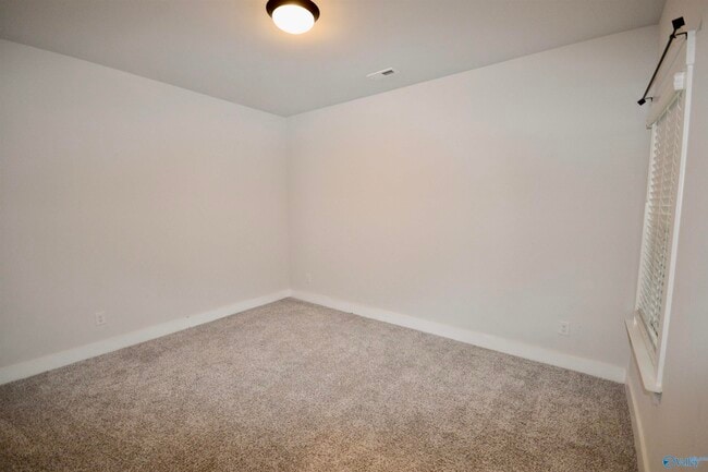 Building Photo - 151 Rugby Dr