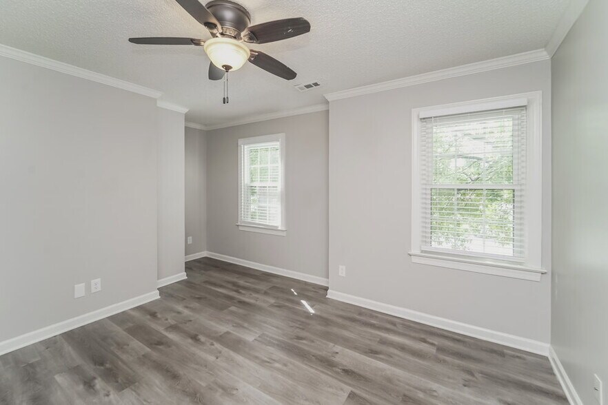 Building Photo - 2305 Whispering Spring Dr