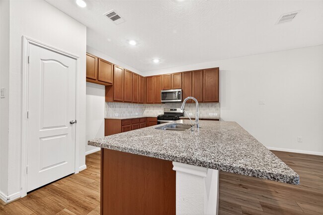 Building Photo - 12602 Blue Jay Dr