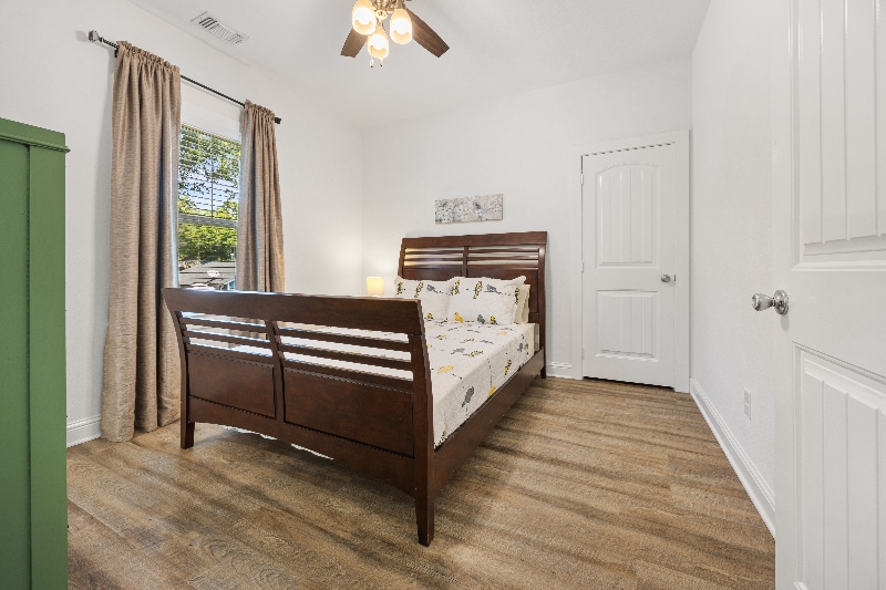 Building Photo - 600 Barnes St