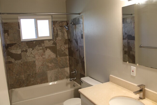 Building Photo - Updated 3 Bedroom, 2 Bathroom Single Family Home in Rural Danville Location