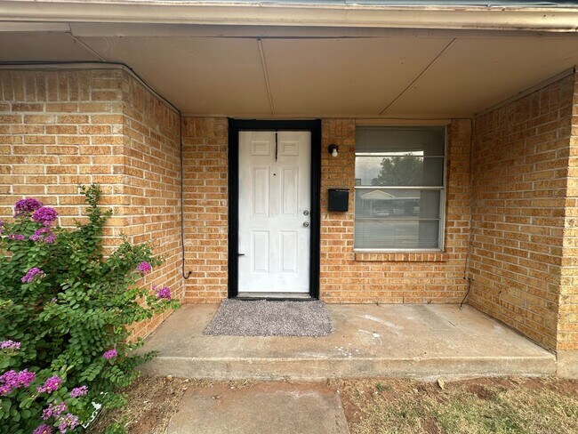 Building Photo - 4808 S Dimple Dr