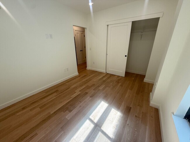 Building Photo - Brand new units 0-1 bedroom