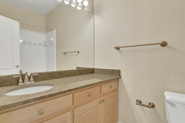 Building Photo - 5913 Mountain Villa Dr