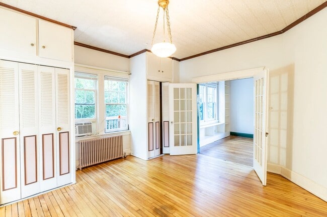 Building Photo - 213 Todd Ave