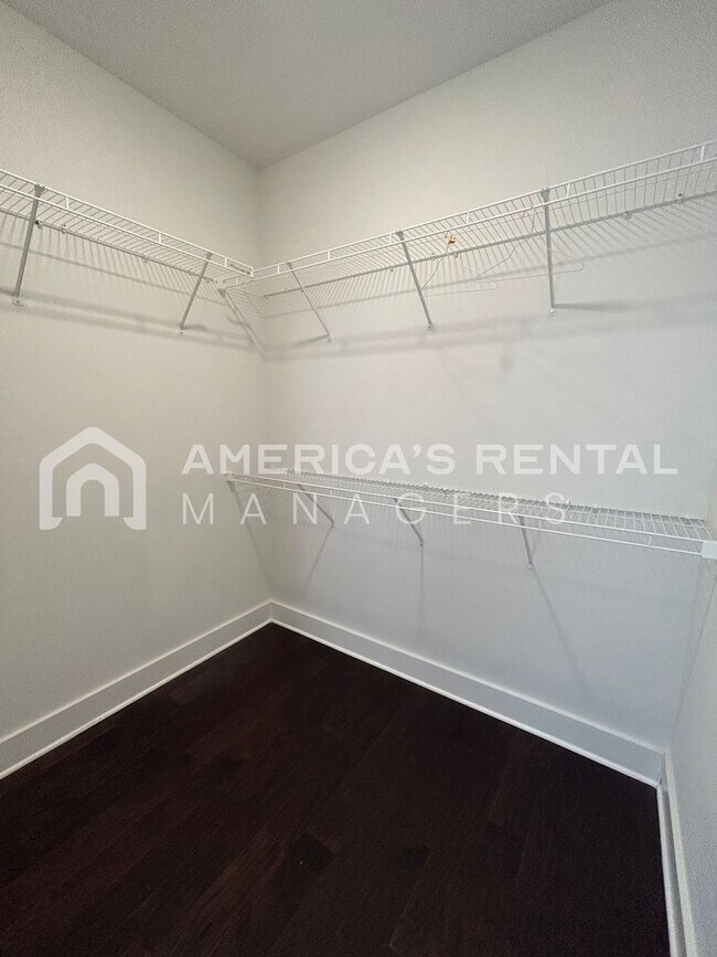 Building Photo - Home for Rent in Vestavia Hills, AL!!! Available to View Now!