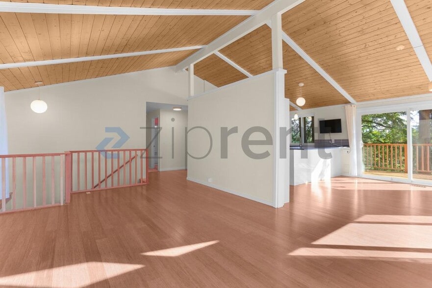 Building Photo - Unit