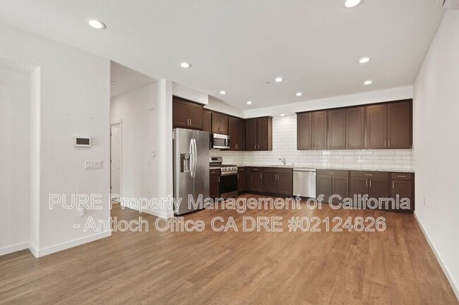 Building Photo - 2600 Wildflower Sta Pl