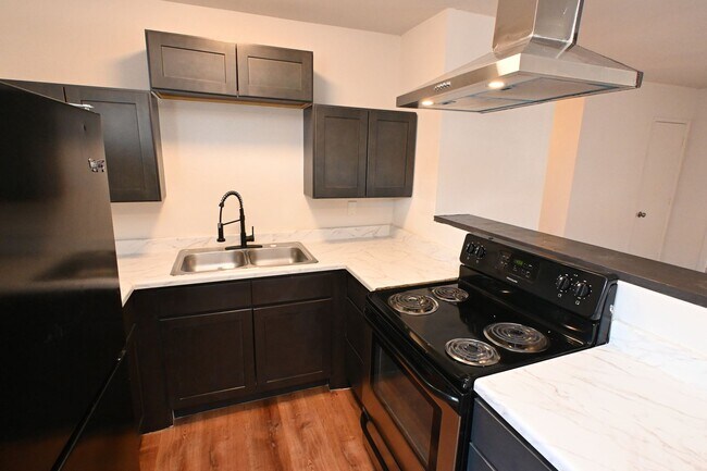 Building Photo - 1512 Cobb Ln
