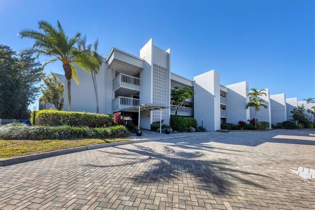 Building Photo - 5757 Gulf of Mexico Dr