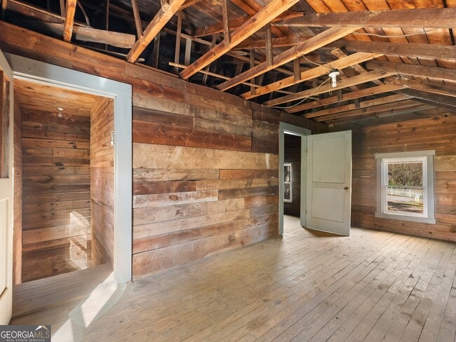 Building Photo - 249 Martin St