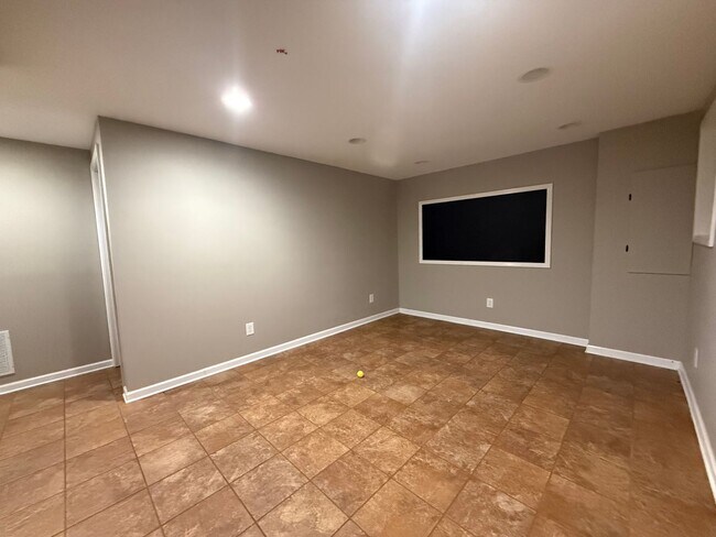 Building Photo - 32 Brown Ln