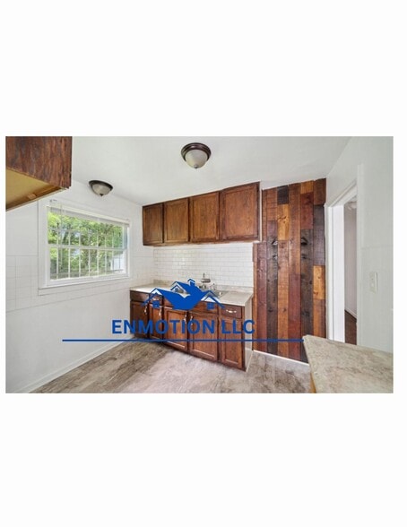 Building Photo - 17324 Salem