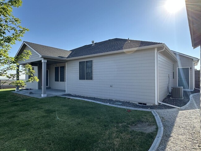 Building Photo - Updated 3-Bedroom Home with Major Upgrades for Lease – $2,800/mo
