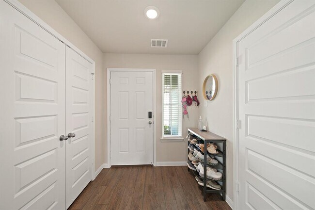 Building Photo - 5407 Briana Dee Dr