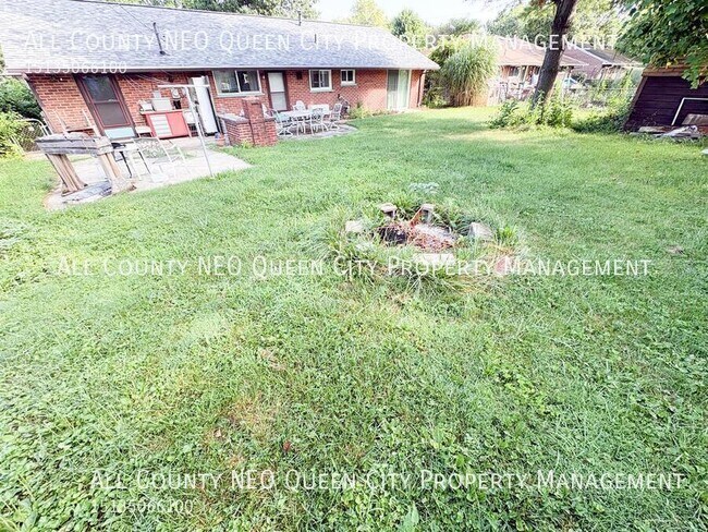 Building Photo - 3692 Elmira Dr