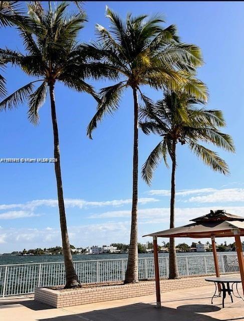 Building Photo - 1865 79th Street Causeway