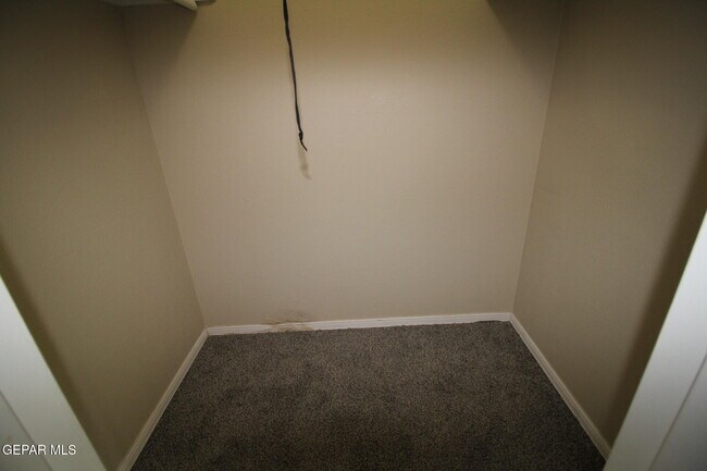 Building Photo - 351 Duanesburg St