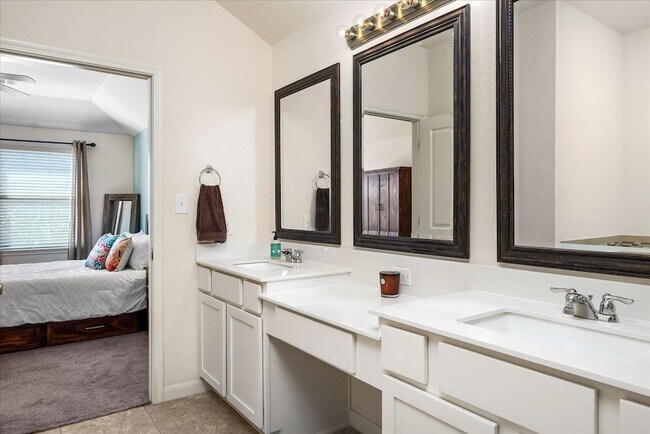 Building Photo - 5813 Casstello Dr