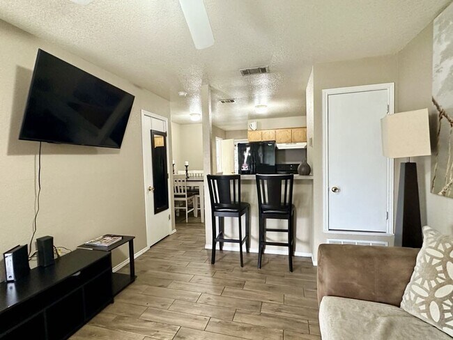 Building Photo - 4203 Deek Dr