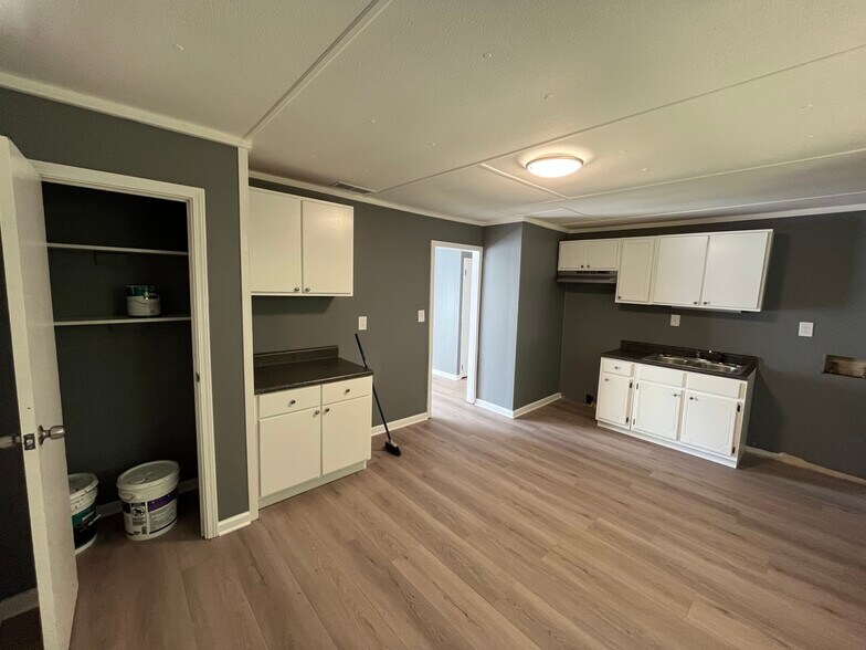 Building Photo - 3542 Windsor Cir