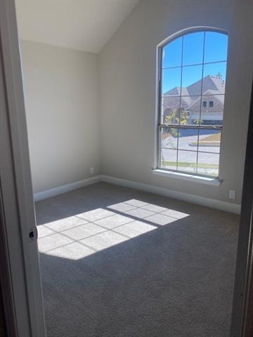 Building Photo - 2609 St Lawrence Dr