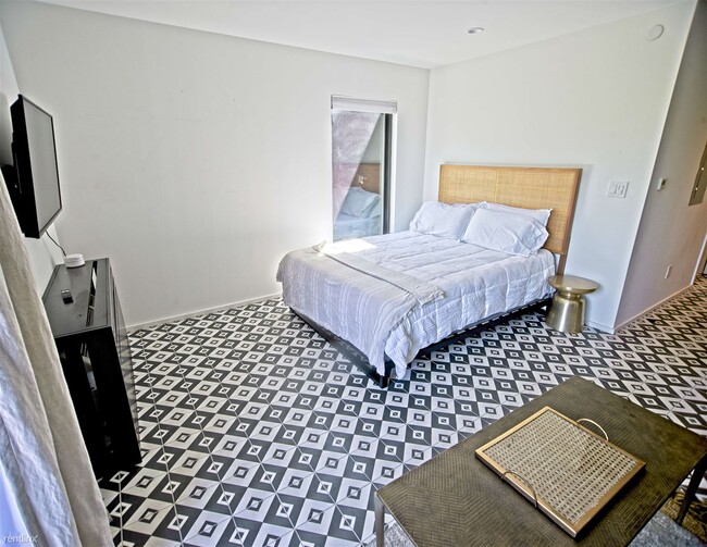 Building Photo - Studio, 1 bath Condo - La Duena Studio