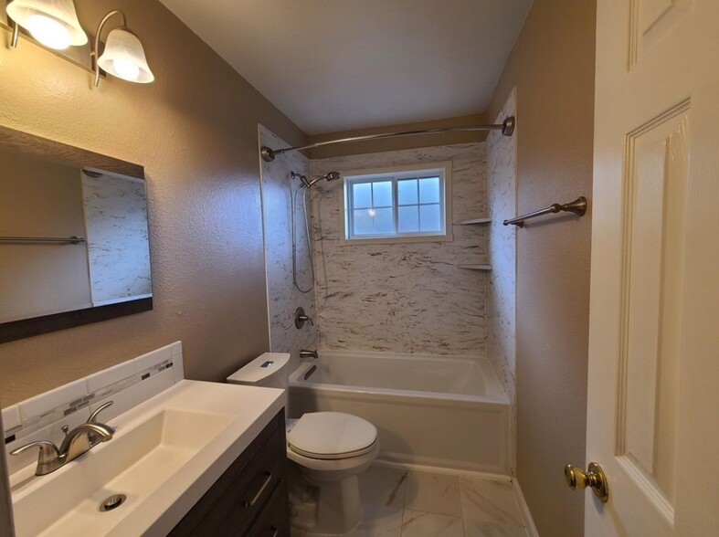 Bathroom - 3455 Rebecca Ln