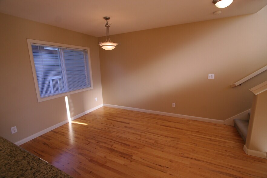 Spacious Dining Area - 1018 Taylor Ave N