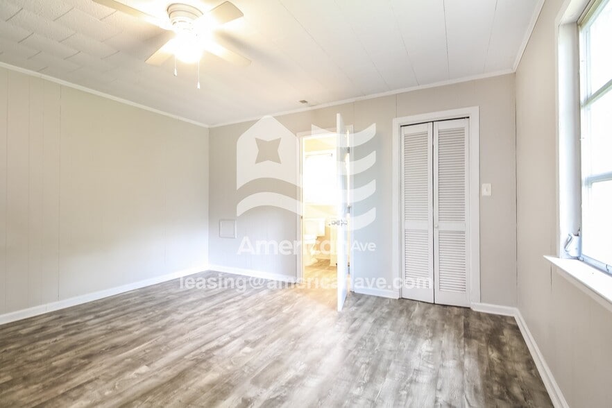 Building Photo - 1711 Holliday Dam Rd