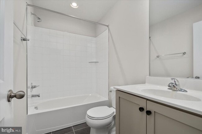 Building Photo - 210 Monteith Dr