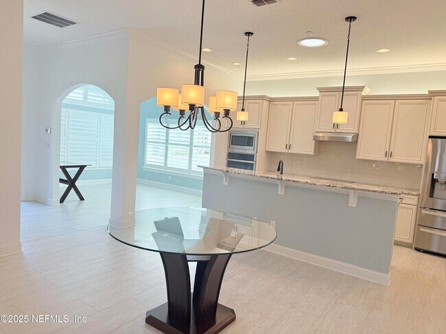 Building Photo - 44 Ocale Ct