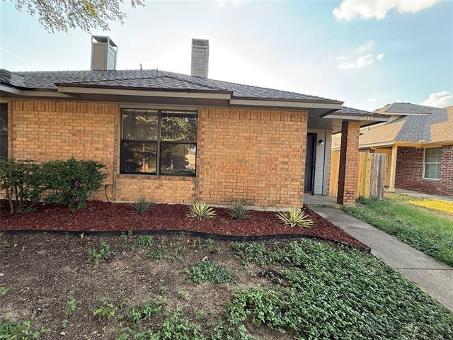 Building Photo - 1435 N Bluegrove Rd