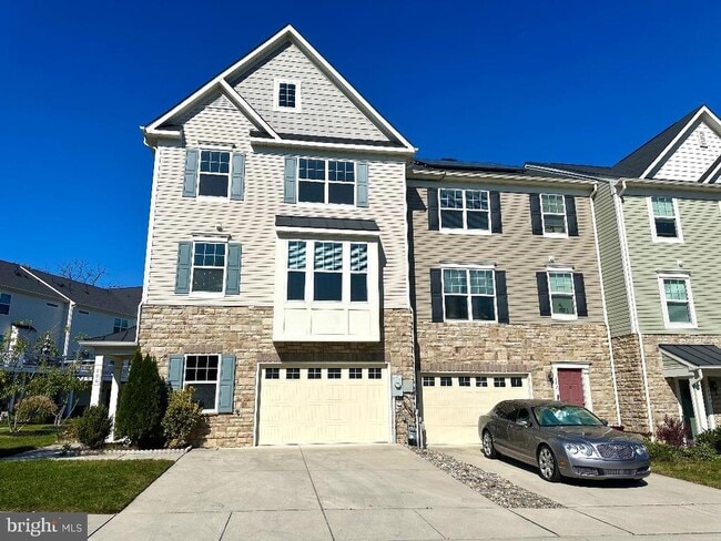 Primary Photo - 200 Marina View Ct