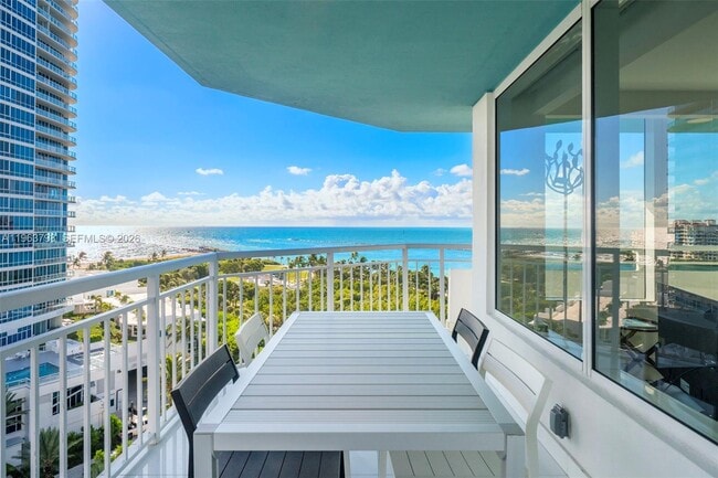 Building Photo - 400 South Pointe Dr