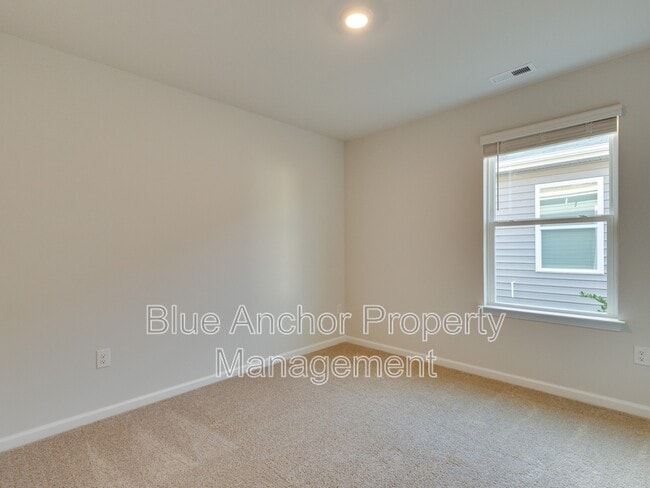 Building Photo - 3026 Course Ln