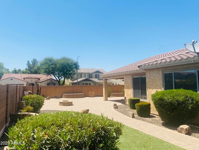 Building Photo - 453 W Lantana Pl