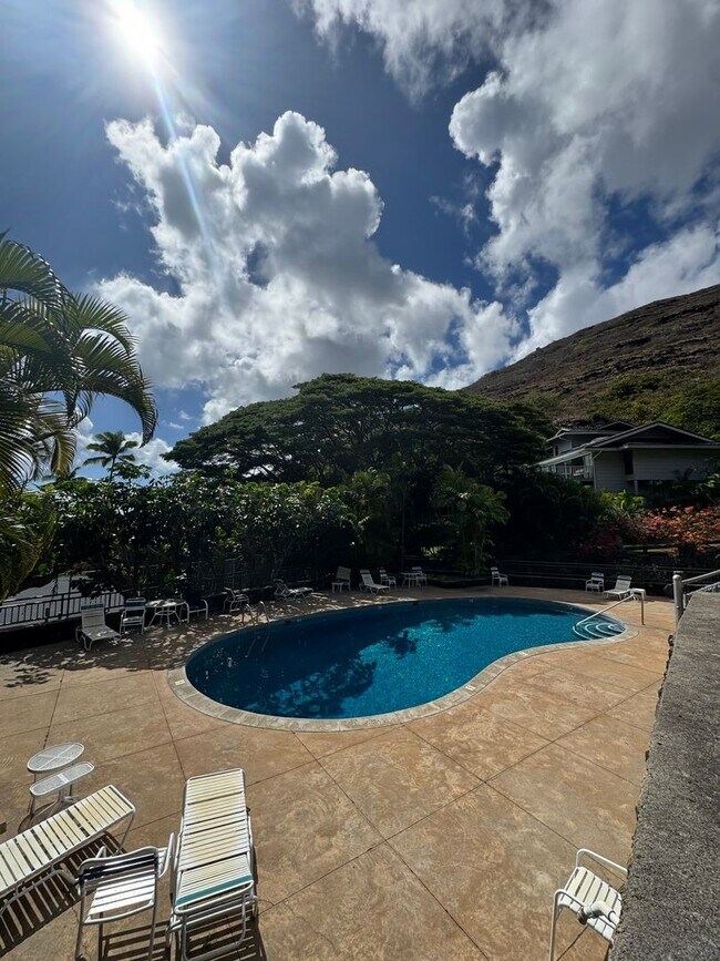 Building Photo - 3 BED, 2 BATH, 2 Parking with AC- Kalani Iki Estates