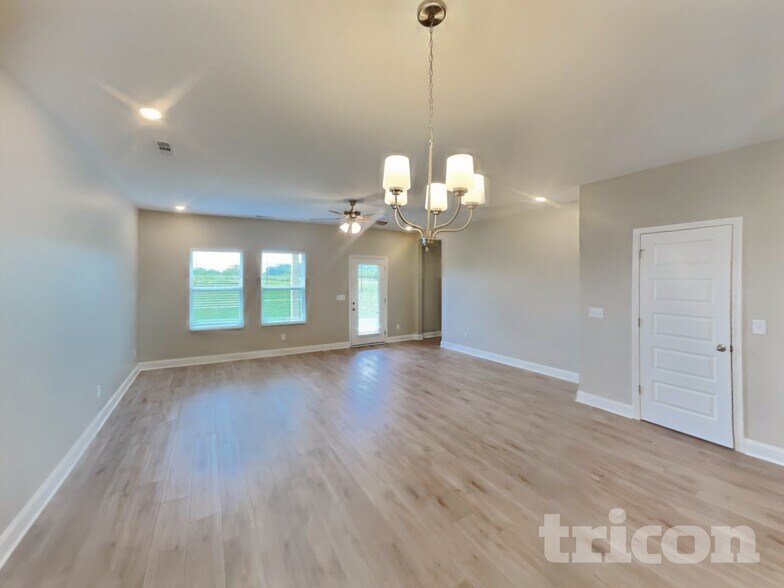 Building Photo - 3113 Arbor Vly Rd