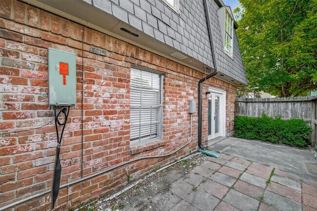 Building Photo - 8931 Gaylord Dr