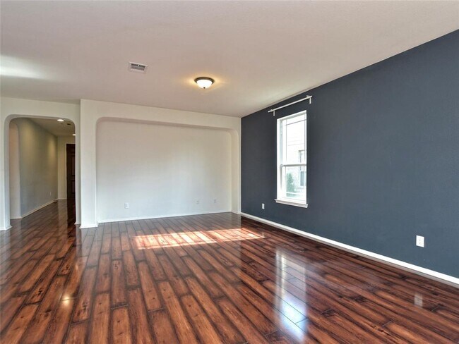 Building Photo - 2717 Claremont Ct