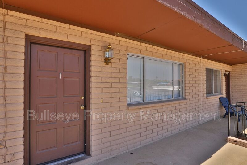 Building Photo - 859 W Ray Rd