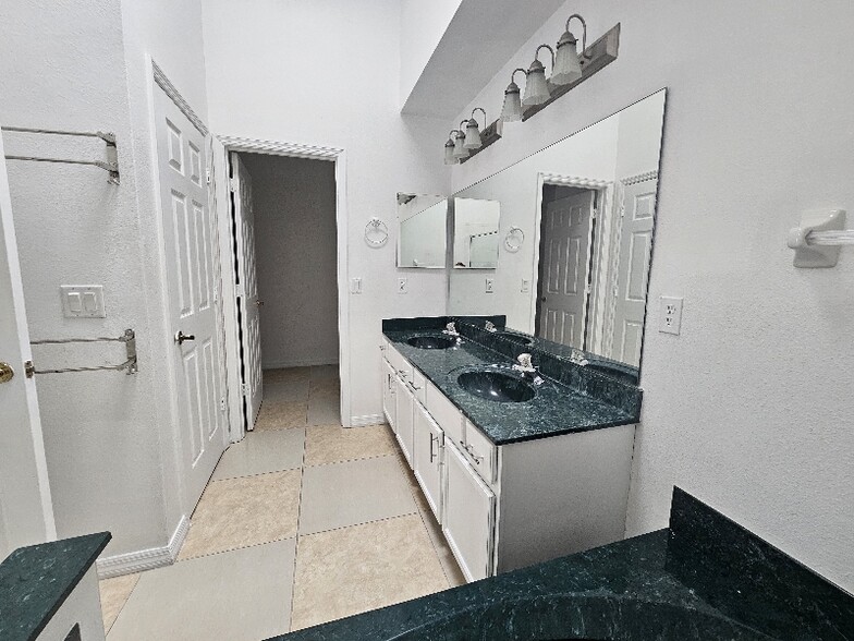 Building Photo - 12786 Maribou Cir