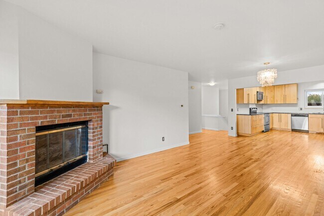 Building Photo - 1558 Greenbriar Blvd