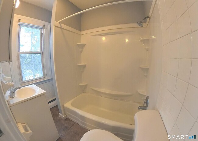 Building Photo - 21 Young St