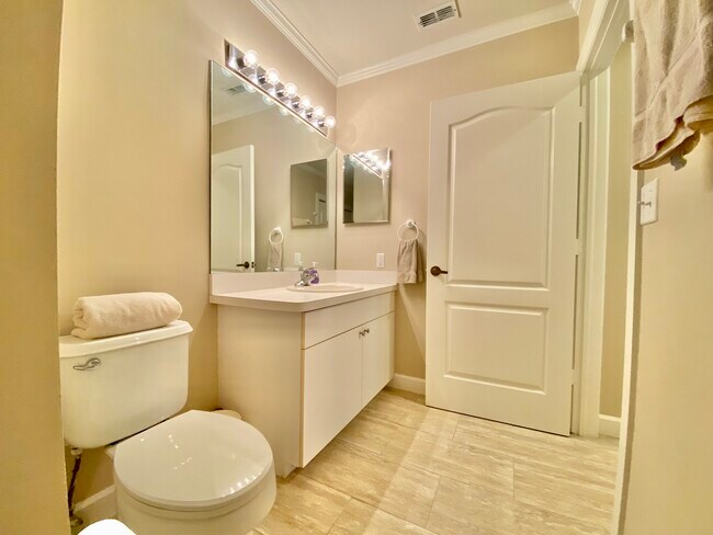 Building Photo - 7515 Stoneybrook Dr