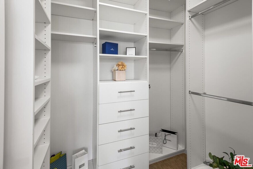 Primary Closet 1 - 310 Washington Blvd