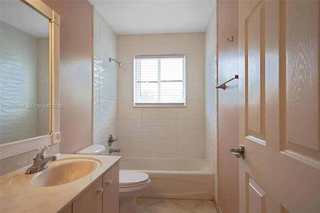 Building Photo - 4312 Laurel Ridge Cir