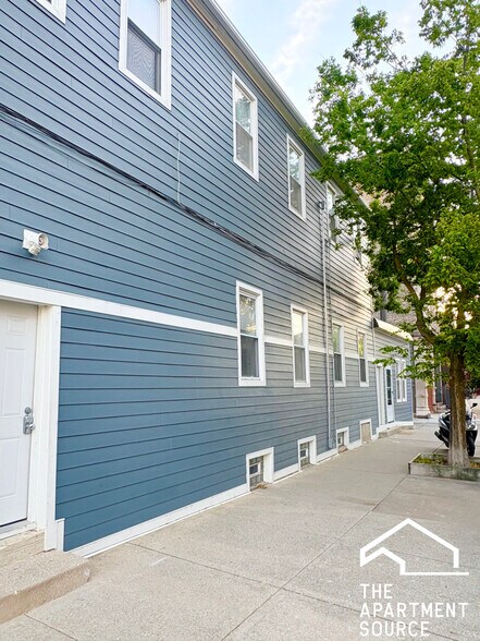 Building Photo - 1900 S Throop St